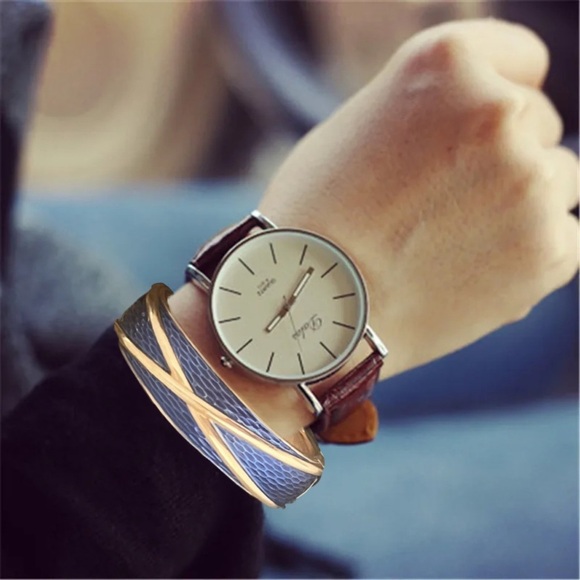 VINTAGE • 1955 Crown TRIFARI Antique Bracelet - Picture 4 of 5